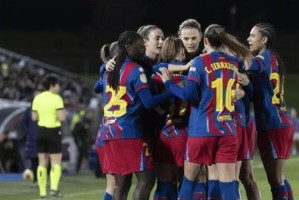 巴萨女足4-0横扫皇马，国家德比24战23胜碾压对手|巴塞罗那|皇马女足|皇家马德里|迪斯蒂法诺|比赛_新浪体育_新浪新闻