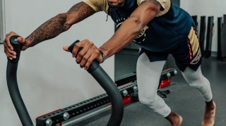 华体会官网-至今还未复出！德章泰·穆雷晒训练照：2026年！冲呀！