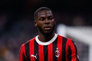 华体会官网-跟队：穆萨第24分钟被换下时遭球迷狂嘘，随后径直走回更衣室